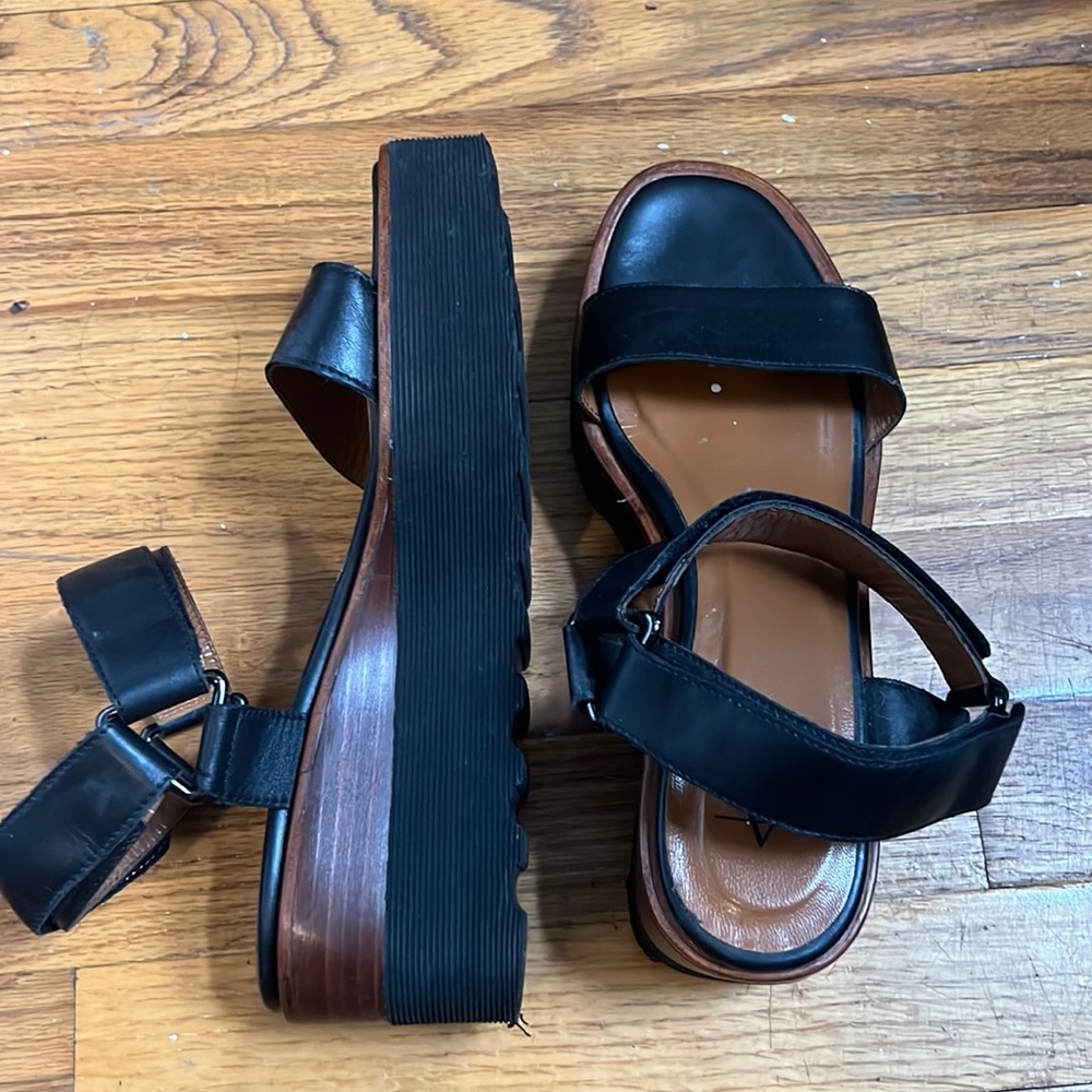 Aquatalia platform black sandals
